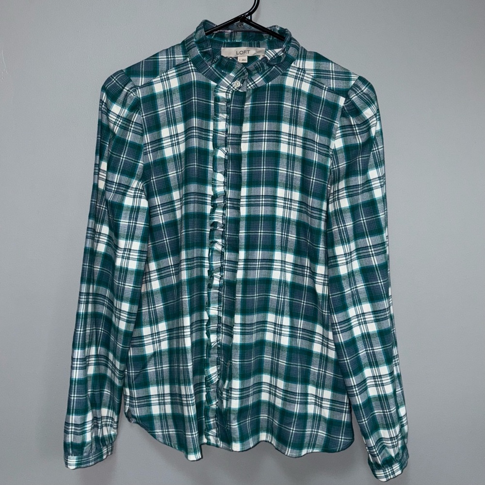 LOFT | Green & White Plaid Long Sleeve Flannel Shirt Blouse Ruffle Neck Size S